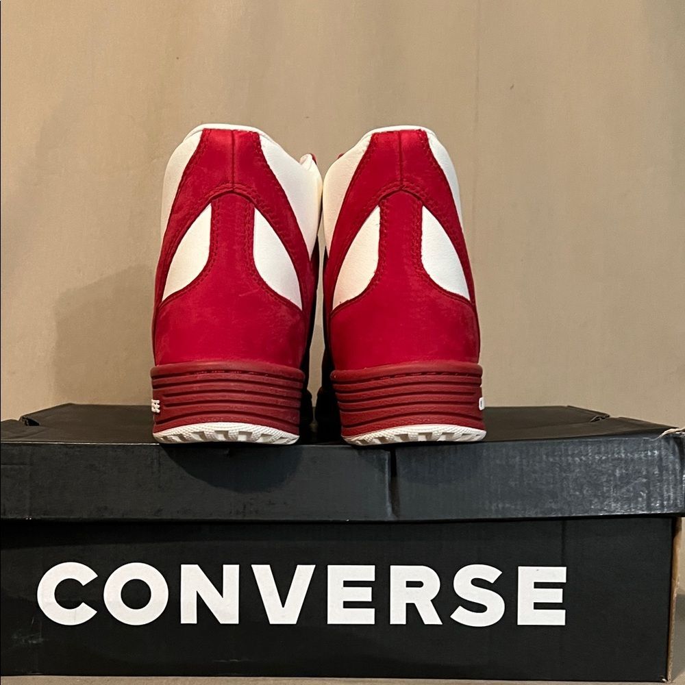 Converse Fastbreak Mid Red White Sneakers Mens 9.5 NWT Classic Retro Basketball - Picture 2 of 7